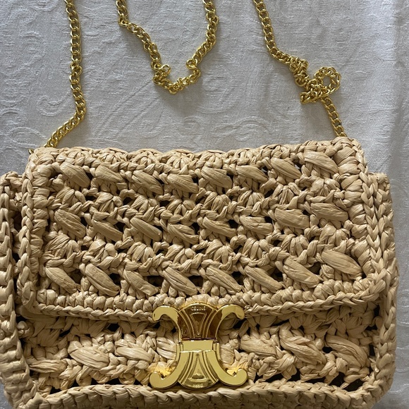 Elegant Tan Woven Shoulder Bag with Gold Accents - Picture 1 of 4
